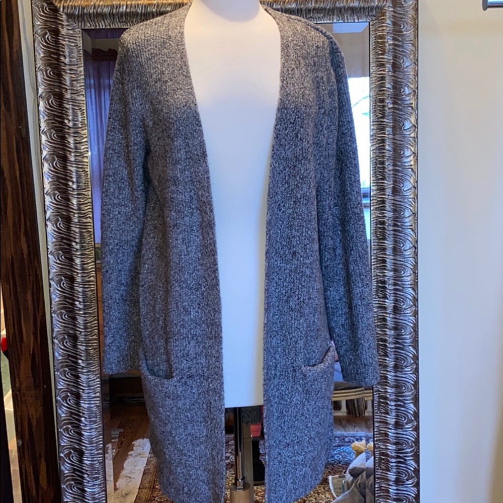 Long sweater with pockets